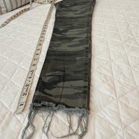 Express Mid Rise Ankle Legging Camo Distressed Ankle Size: 0 - Picture 2 of 10